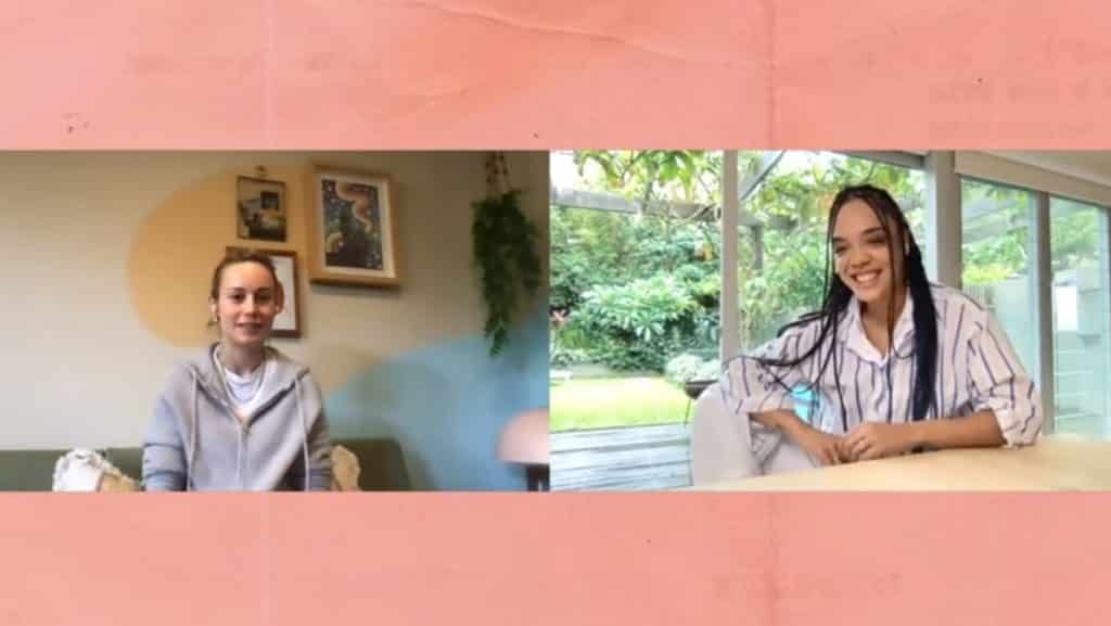 Brie Larson insegna a Tessa Thompson a giocare a Fortnite