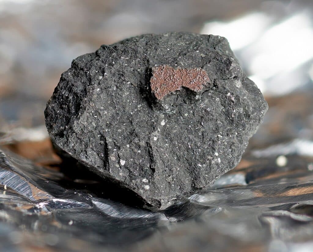 Antico meteorite ritrovato in un vialetto nel Regno Unito